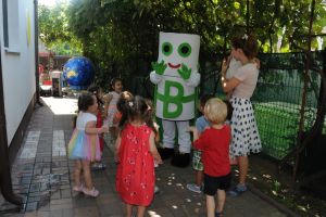 „Baterel Eroul Reciclării” a revenit în şcolile din România
