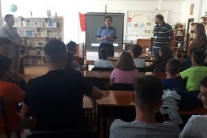 Mai multe licee din Constanta, vizitate de politisti
