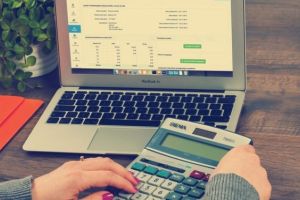 E scandal de proporţii în mediul de afaceri. Închisoare pentru patronii care nu plătesc taxele