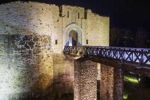 Cetatea de Scaun a Sucevei va fi iluminată în portocaliu pentru a marca Ziua Mondială a ...