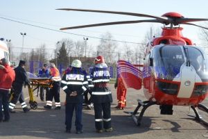 Femeie din Botoşani, preluată de un elicopter SMURD în stare gravă. Ce diagnostic i-au pus medicii