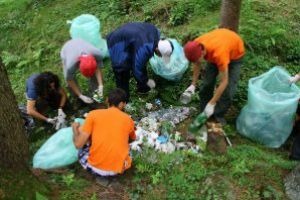 „Mişcare şi curăţenie în pădure”, la Covasna