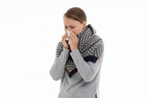 A început sezonul virozelor respiratorii. Reguli simple care ţin boala departe de noi