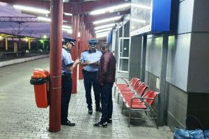 FOTO: „CLEAN STATIONS” – Acţiune a poliţiştilor în gările din judeţ