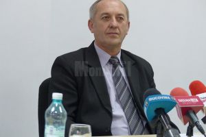 Cursuri gratuite de şah, pictură, tenis de masă, radio, media sau instrumente, pentru ...