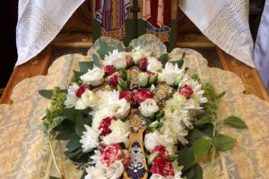 Racla cu moaştele Sfinţilor Împăraţi Constantin şi Elena, adusă de la Bucureşti, va fi ...