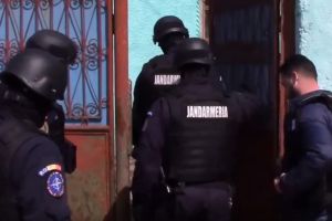 Percheziţii la hoţi de pe şantiere în Șelimbăr – Patru suspecţi ridicaţi din pat de mascaţi