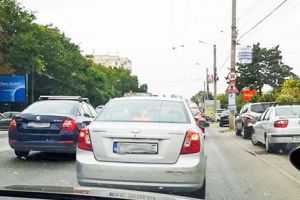 Două femei la spital după ce au fost lovite pe trecerea de pietoni de o şoferiţă neatentă