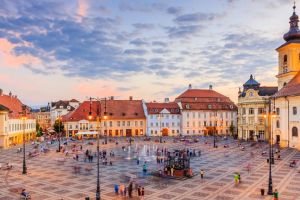 Sibiu 100 : Expoziţie de fotografie şi pictură cu oraşul de pe Cibin, la Muzeul Oraşului Oradea