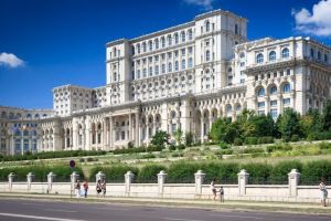 Senat: Proiectul referitor la taxarea pensiilor speciale mai mari de 7.000 de lei, adoptat