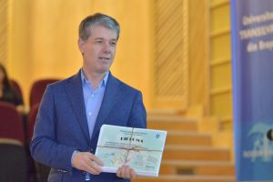 Burse mărite pentru elevii din Braşov