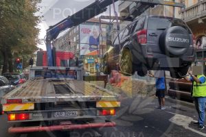 15 maşini parcate neregulamentar, ridicate de Poliţia Locală
