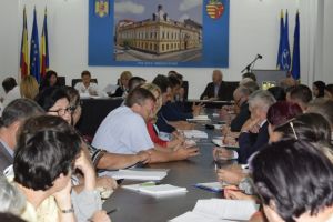 FOTO Prefectul a chemat toţi primarii din judeţul Sibiu la discuţii importante