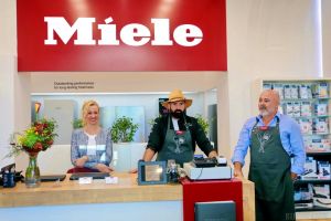 Miele în Oradea: Cel mai mare producător mondial de electrocasnice premium şi-a inagurat showroom-ul din strada Independenţei 3 (FOTO / VIDEO)
