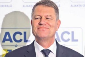 O tine pe a lui, ca un robot rablagit! Iohannis anunţă că NU SE GRĂBEȘTE să pună în aplicare deciziile CCR - VIDEO