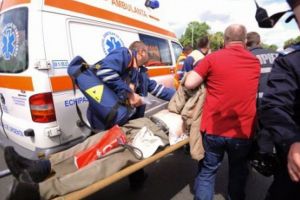 Un copil de 6 ani şi o angajată de la Protecţia Copilului, accidentaţi pe DN13
