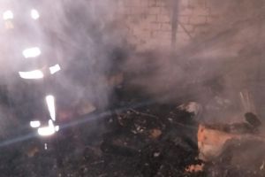 MORENI:Un conductor electric  neizolat corespunzător a provocat un incendiu şi a făcut o victimă