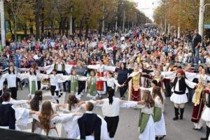 Vineri se inchide Bulevardul Castanilor. Are loc Festivalul Interetnic “Alfabetul Convietuirii”