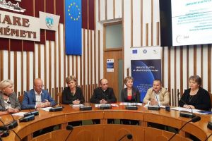 FOTO. Mese calde la domiciliu pentru vârstnicii săraci, imobilizaţi la pat