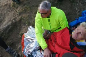 Bolboci-Bucegi: Biciclist olandez accidentat, transportat pe targă 5 km (FOTO)