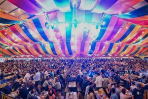 Zece zile de distracţie bavareză în Piaţa Mare din Sibiu – Începe CibinFEST