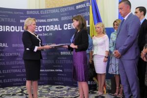 Viorica Dancila a strans peste 1,4 milioane de semnaturi pentru candidatura la prezidentiale