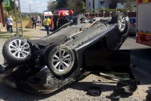 MORENI: Autoturism răsturnat din pricina vitezei excesive