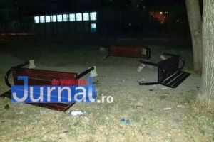 Patru puşti au fost amendaţi după ce au distrus băncile dintr-un părculeţ aflat lângă Școala 3