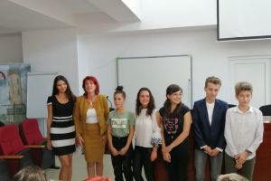 Elevii de 10 la examenele naţionale, premiaţi de Inspectoratul Şcolar Judeţean Dâmboviţa