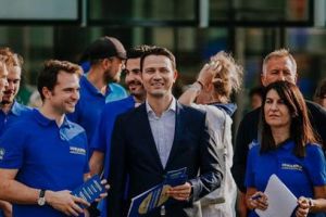 (P): Interviu. Secretarul general al PNL, Robert Sighiartău: Pentru Klaus Iohannis au semnat cei mai mulţi români: peste 2.200.000 de semnături