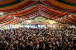 Weekend cu mâncare bună, distracţie, petreceri şi spectacole de teatru la Sibiu