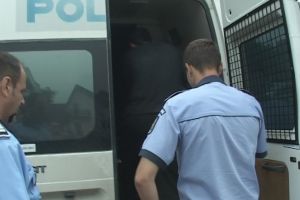 Individul din Botoşani, care a exploatat sexual şi prin cerşetorie două copile, este un „client” mai vechi al poliţiştilor. Vezi cine este el!