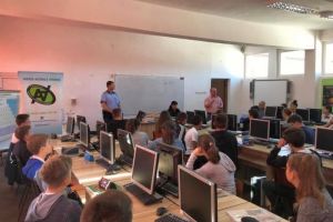 FOTO. Final de campanie #10 pentru siguranţă. Acţiunile informativ-preventive, dedicate elevilor, vor continua