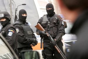 Deţinut periculos închis pentru omor evadat dintr-o puşcărie din România