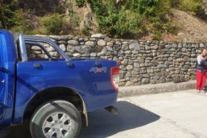 Refugiată şi singură în creierii munţilor!