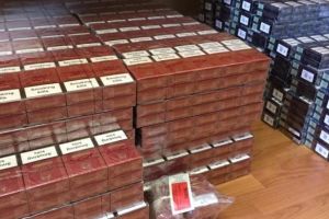 Metodă ingienioasă prin care contrabandiştii îşi aprobau singuri transporturi de ţigări