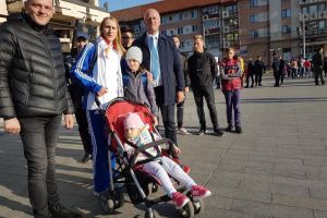 Celebra atletă Cristina Casandra s-a alăturat campaniei de curăţenie “Let’s do it ...