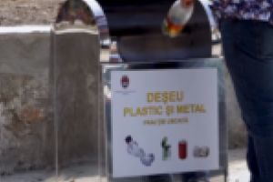 Modern şi civilizat? După bicicletele distruse, pubelele subterane ar putea avea succes la Reşiţa?