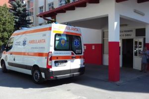 O femeie a ajuns la Spitalul Judeţean după ce a fost lovită de o maşină pe Alba Iulia