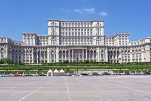 Cât costă ”Casa Poporului”, actualul Palat al Parlamentului, cea mai mare clădire civilă din lume