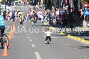 Imagini de la eveniment: Bulevardul Tomis din Constanta, pietonal pentru o zi. Copiii fac sport, cu ocazia Saptamanii europene a mobilitatii“