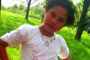 Adriana, fetiţa de 11 ani dispărută vineri pe drumul dintre şcoală şi casă, a fost găsită moartă pe un câmp. Cadavrul prezintă urme de violenţă