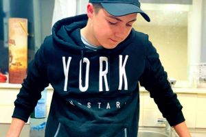 Mesaje sfâşietoare după moartea lui Iulian, botoşăneanul de 19 ani mort în urma unui accident cumplit. „Simt că mor, de ce tu?”