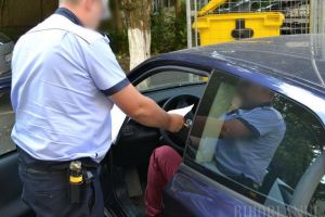 Poliţist adjectiv: Poliţişti locali din Oradea, atacaţi cu spray lacrimogen în plin centrul oraşului