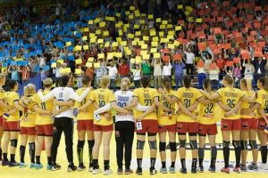 Naţionala feminină de handbal, întâlnire cu fanii, la Coresi Shopping Resort