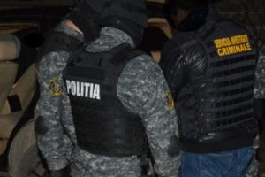 Violenţă şi delir la Mărăcineni, individ săltat de luptători SAS