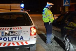 Autoturism radiat din circulaţie identificat de poliţişti în traficul rutier, pe raza municipiului Topliţa
