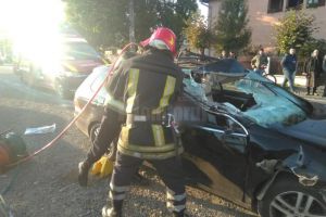 Un bărbat cu două dosare penale pentru conducere fără permis s-a urcat beat la volan şi a ...