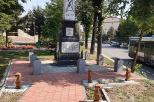 Sucevenii, invitaţi la o ceremonie militară la Monumentul eroilor din Primul Război Mondial ...