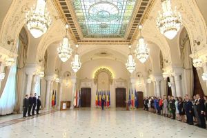 Zece pentru Cotroceni- Lista candidaţilor la Preşedinţie